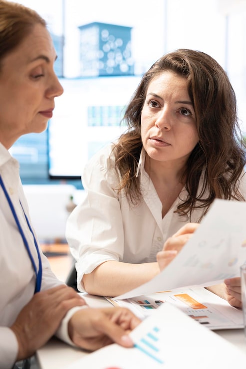 Healthcare provider reviewing a personalized wellness plan with a patient during an Elevate O2 Membership consultation.